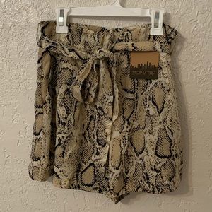 🆕 Snake print tie waist paperbag shorts